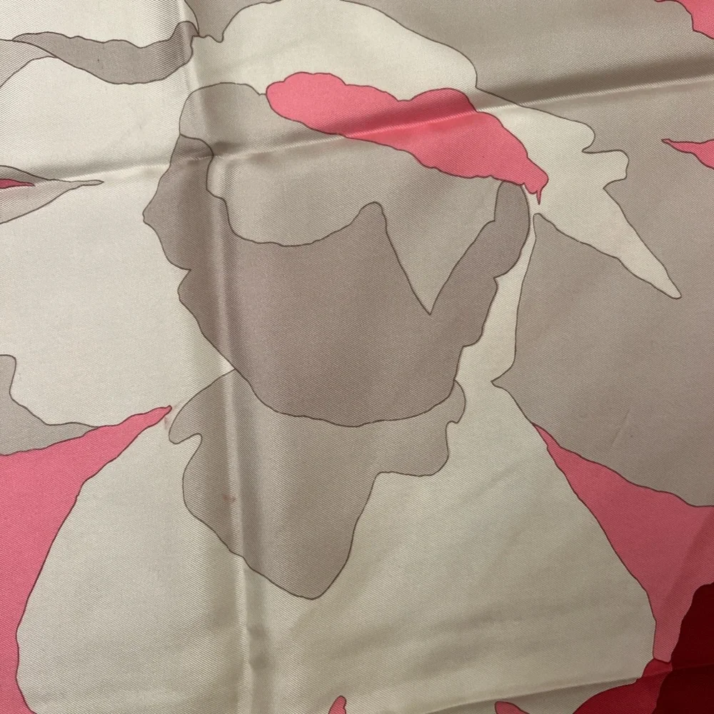 Christian Dior Pink Silk Vintage Floral Print Scarf Designer Spring Fashion 30.5